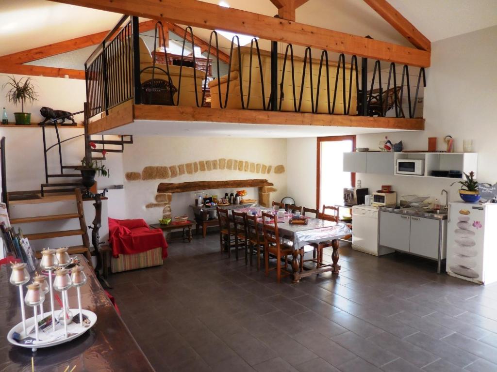 Maison D'Hotes Des 2 Chenes Bessenay Kültér fotó